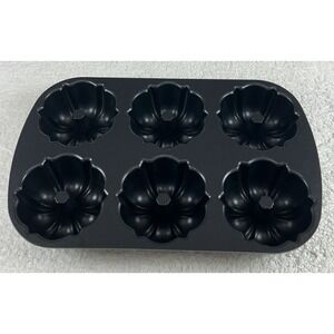 Nordic Ware Bundt Muffin Pan 6 Mini Bundts Cast Aluminum Nonstick USA VGUC